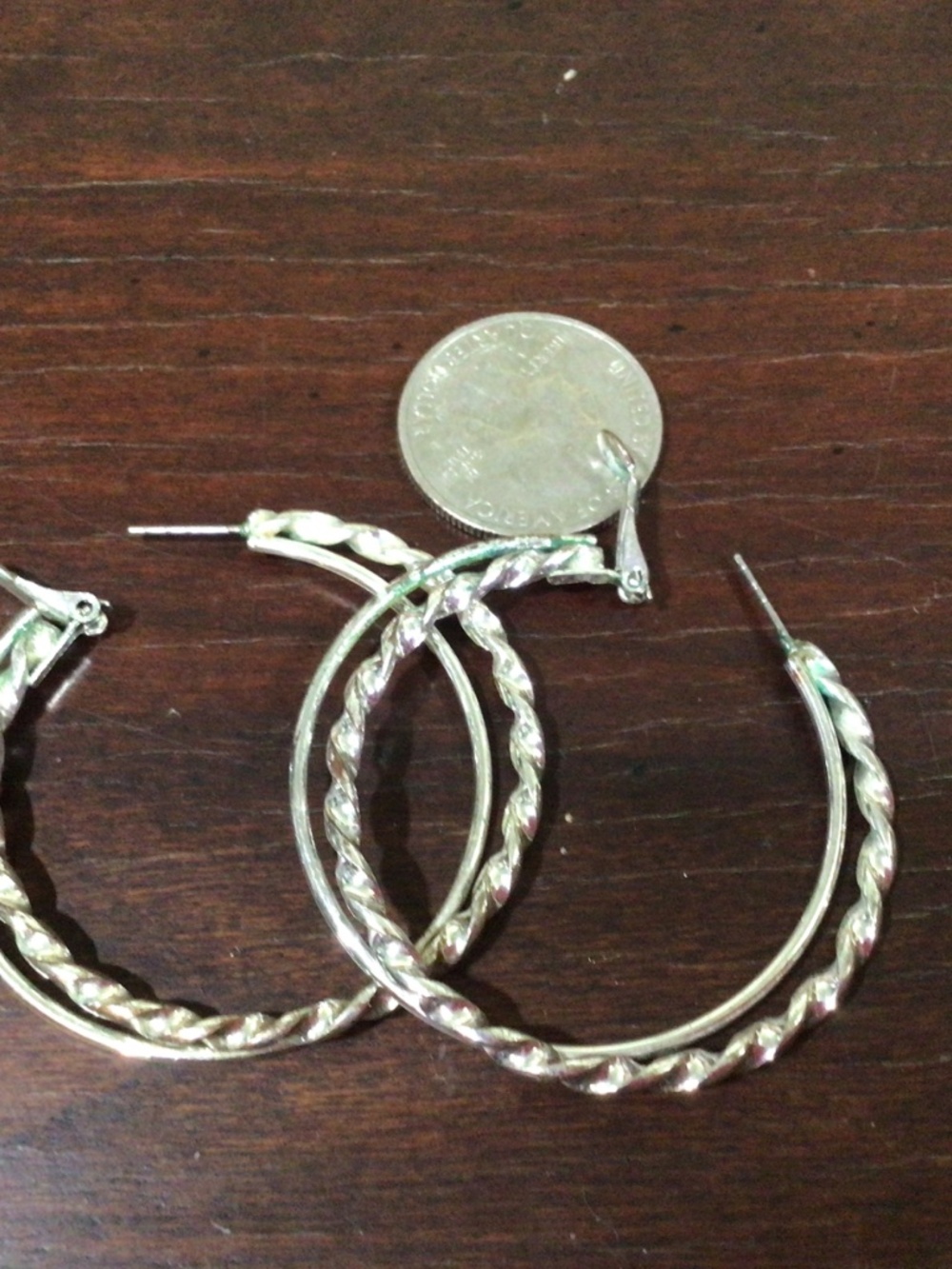 Tray of miscellaneous jewelry. Contains necklace, bracelets earrings, and ring. - Picture 10 of 12